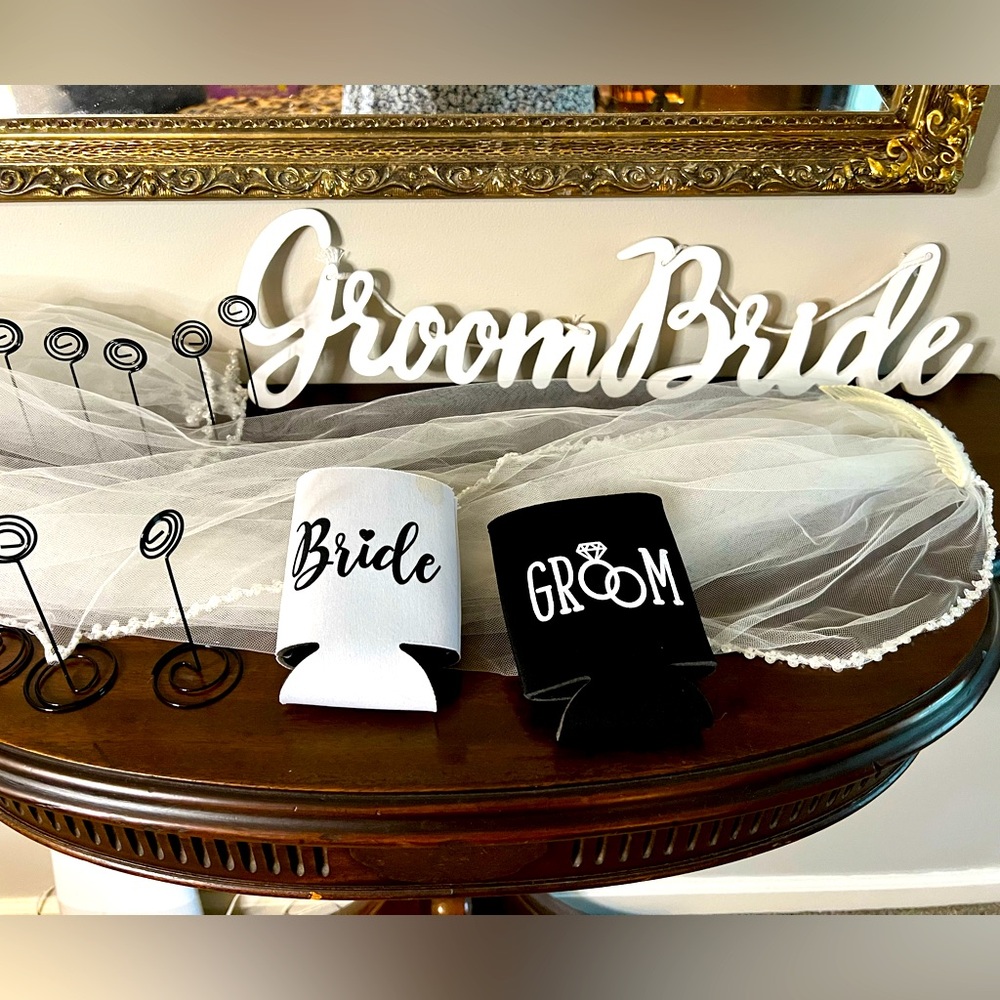 Bride & Groom white signs, drink holder, 8 sign/photo holders and a fun veil
